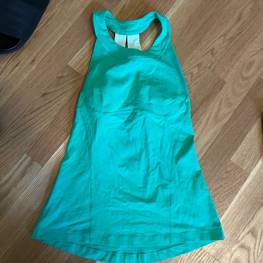 Lululemon tank